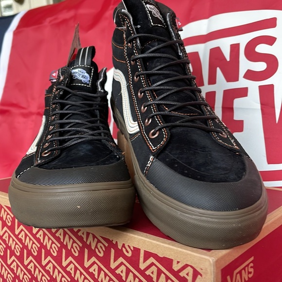 Vans Men’s Sk8-HI Mte-2
Khaki/Black
VN0A5KYCZF5 boots - sneakers - Picture 7 of 16